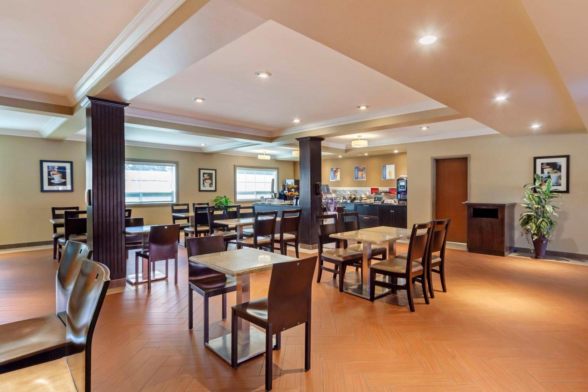 Best Western Plus Peace River Hotel & Suites Zewnętrze zdjęcie