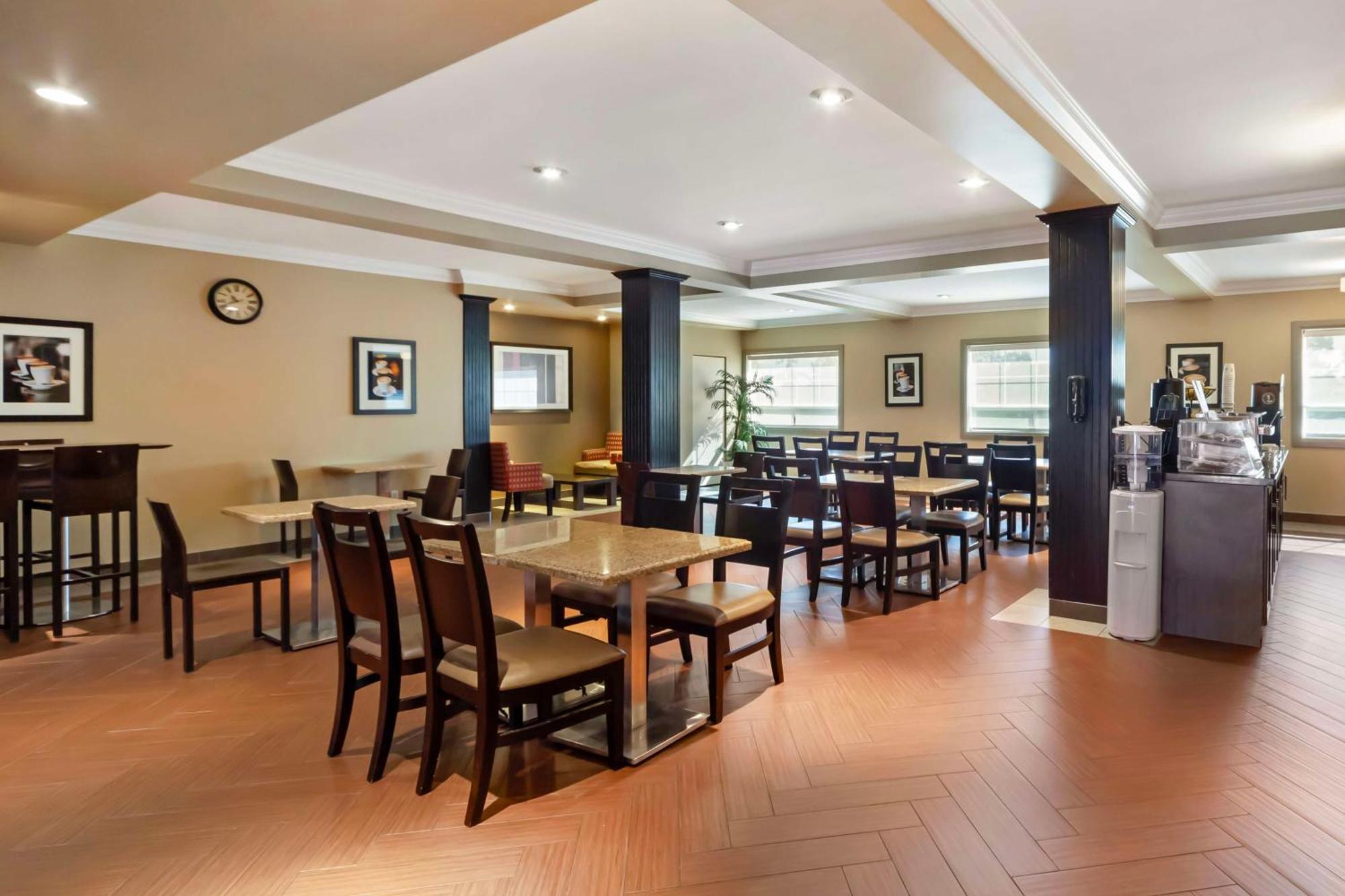 Best Western Plus Peace River Hotel & Suites Zewnętrze zdjęcie